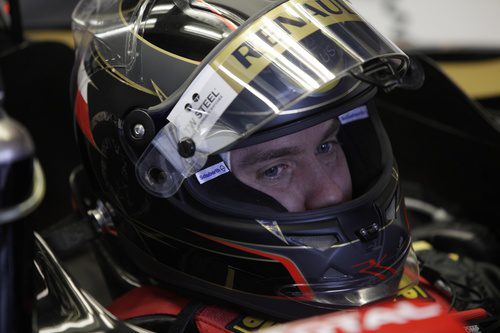 Heidfeld se concentra antes de salir a pista