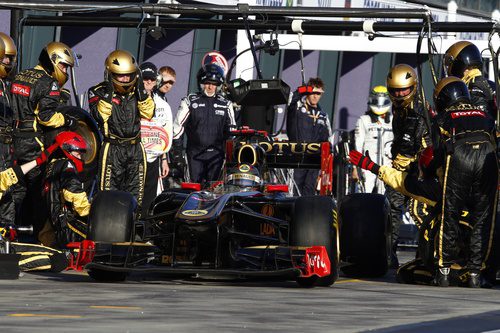 Mal debut para Heidfeld con Lotus Renault GP