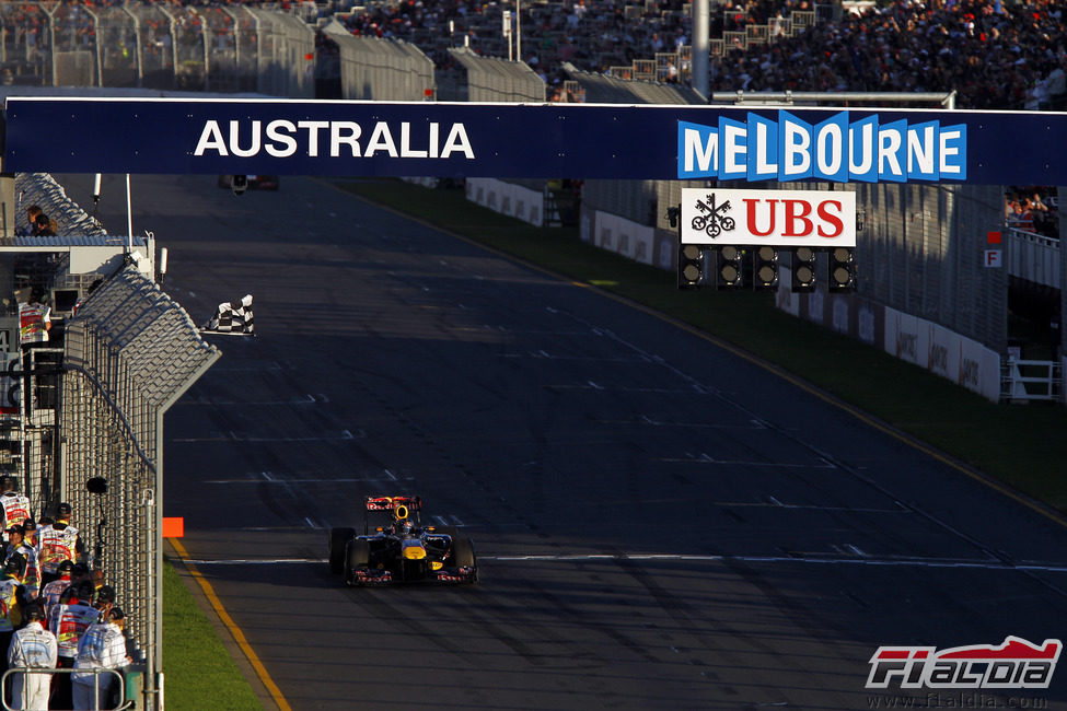 Bandera a cuadros para Vettel