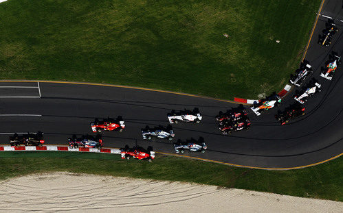 La primera curva del GP de Australia 2011
