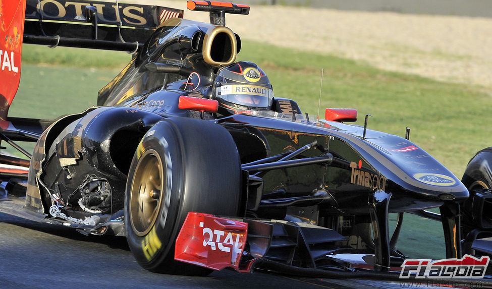 Heidfeld con el lateral de su R31 destrozado