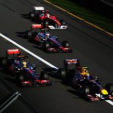 Webber, Hamilton, Button y Alonso en la salida del GP de Australia 2011