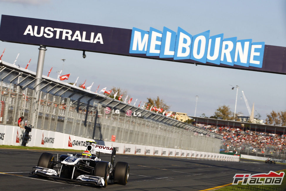 Maldonado en la recta principal de Albert Park