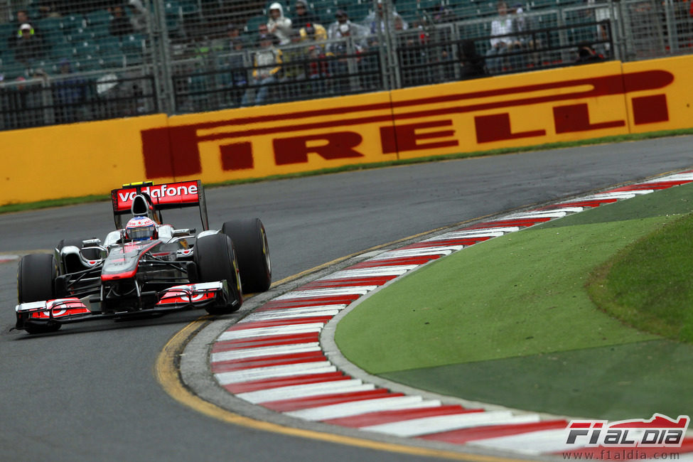 Button en la pista de Albert Park