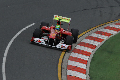 Massa haciendo pruebas con el alerón trasero