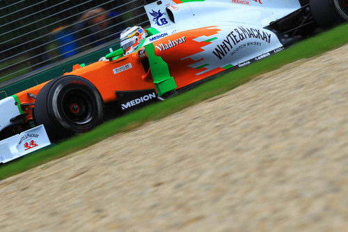 Hülkenberg en pista con el VJM04