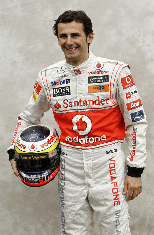 Foto oficial de Pedro de la Rosa para 2011