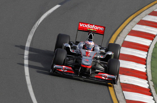 Button con el MP4-26 en Australia