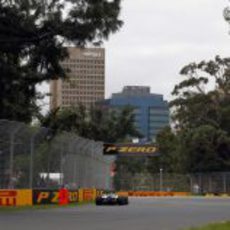 Rosberg entre los muros de Albert Park