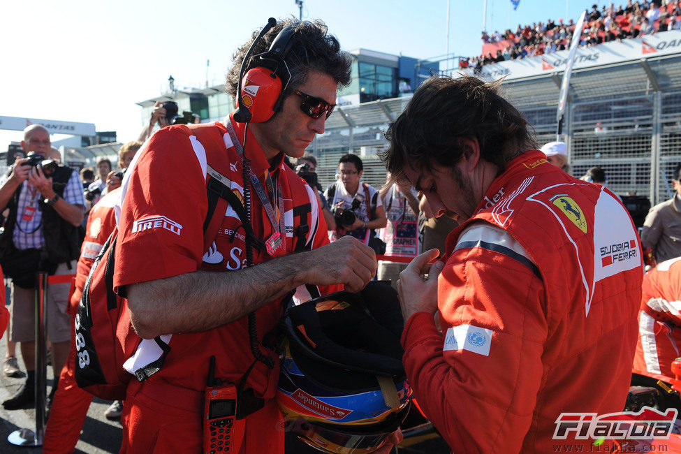 Alonso en los minutos previos a la salida