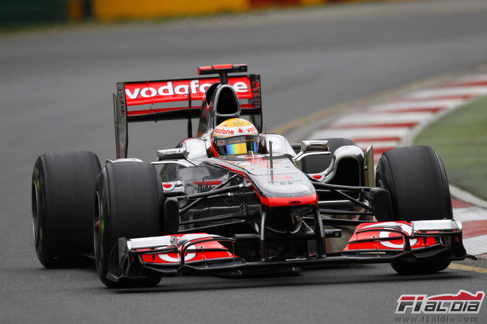 Hamilton persiguiendo a Vettel en Albert Park