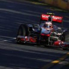 Button en carrera con su McLaren