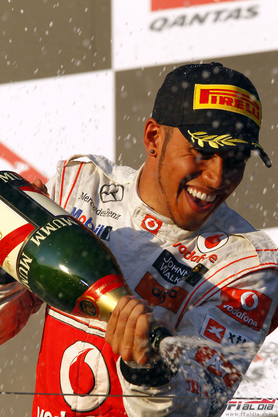 La felicidad de Hamilton en el podio de Australia