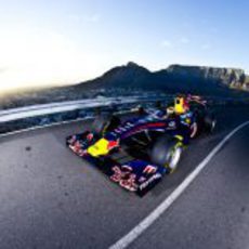 Neel Jani con Ciudad del Cabo de fondo