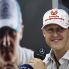 Schumacher sonríe en una entrevista