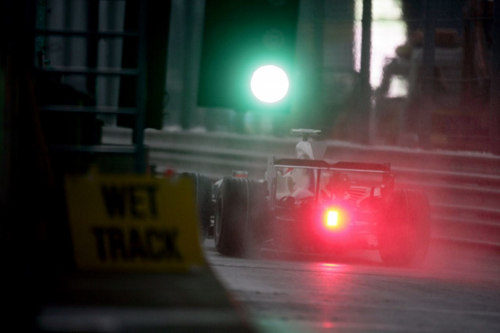 Barrichello en el pit lane