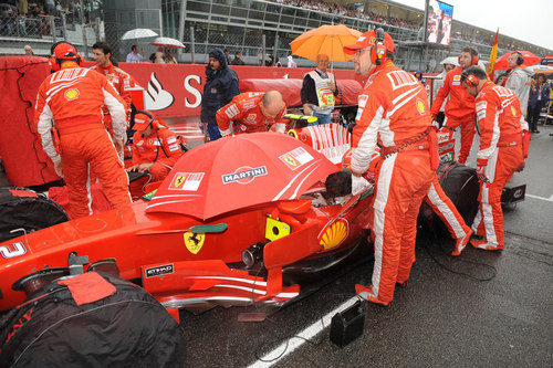 Los mecánicos de Ferrari