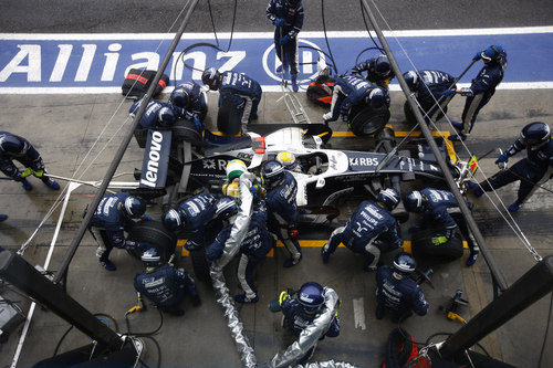 Parada en boxes de Rosberg