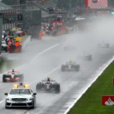 Los coches detrás del safety car