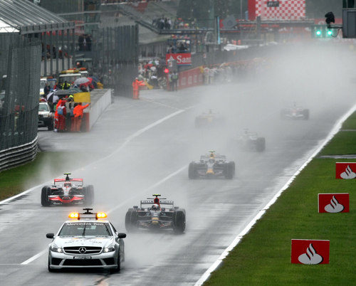 Los coches detrás del safety car