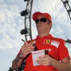 Raikkonen llega a Singapur