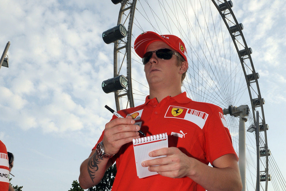 Raikkonen llega a Singapur