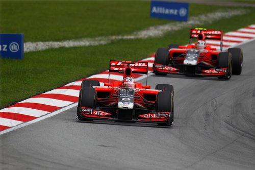 Los dos Virgin durante la carrera del GP de Malasia