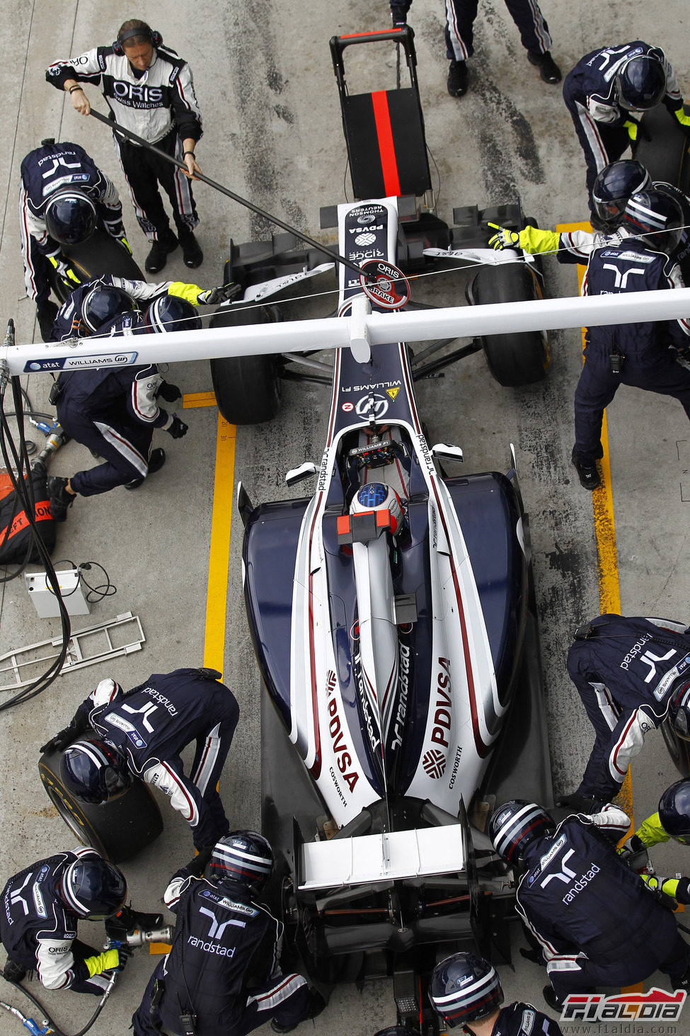 Parada en boxes para Rubens Barrichello