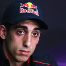 Buemi en rueda de prensa