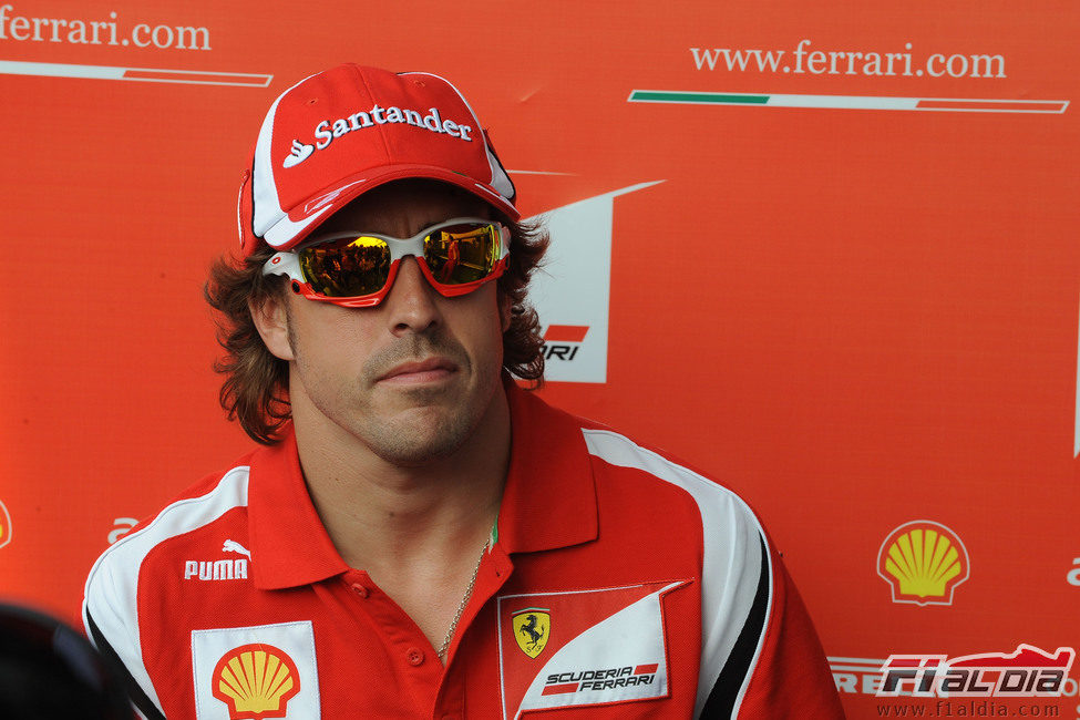 Alonso en su primera rueda de prensa del GP de China 2011