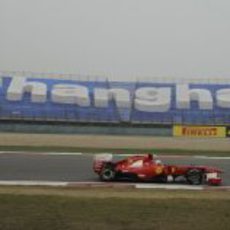 Fernando Alonso en los entrenamientos del GP de China 2011