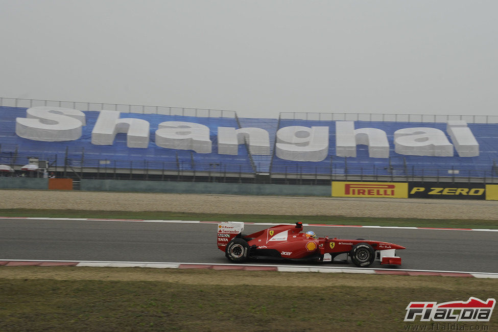 Fernando Alonso en los entrenamientos del GP de China 2011