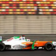 Adrian Sutil en los libres del GP de China 2011