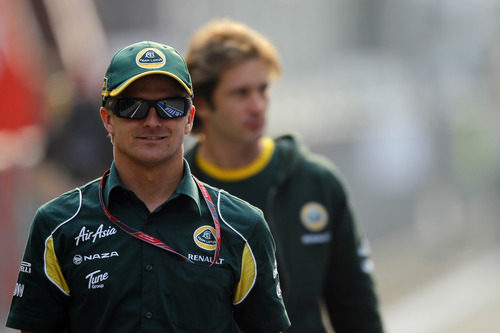 Kovalainen llega a Shangai