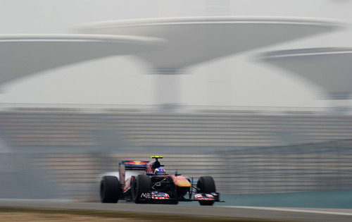 Ricciardo a todo gas en Shangai 2011