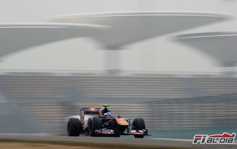 Ricciardo a todo gas en Shangai 2011
