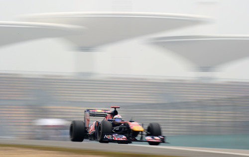 Buemi durante la FP1 de Shangai 2011