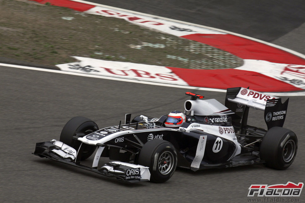 Barrichello saliendo de una horquilla