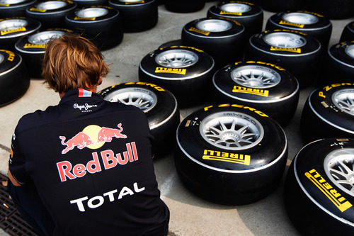 Comprobando los neumáticos Pirelli para el GP de China 2011