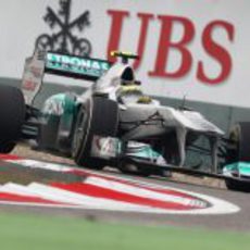 Nico Rosberg rueda durante los libres del GP de China 2011