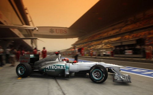 Schumacher sale a pista en el GP de China 2011
