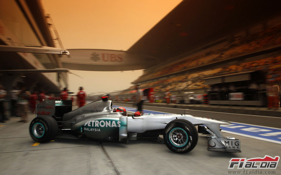Schumacher sale a pista en el GP de China 2011
