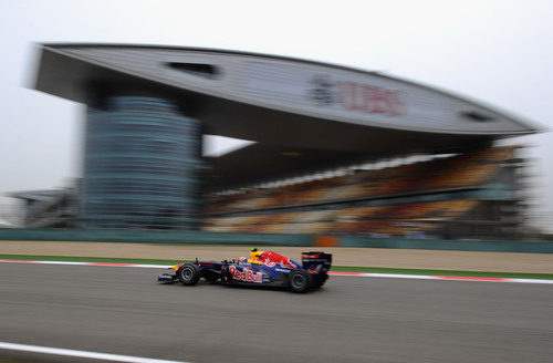 Webber eliminado en la Q1 de China 2011