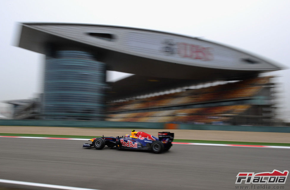 Webber eliminado en la Q1 de China 2011