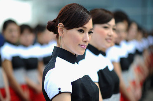 Guapas modelos chinas hacen de 'pit-babes' en el Gran Premio de su país