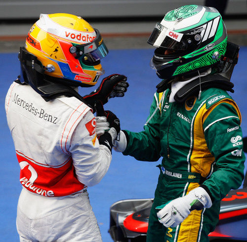 Kovalainen felicita a Hamilton por su victoria en el GP de China 2011