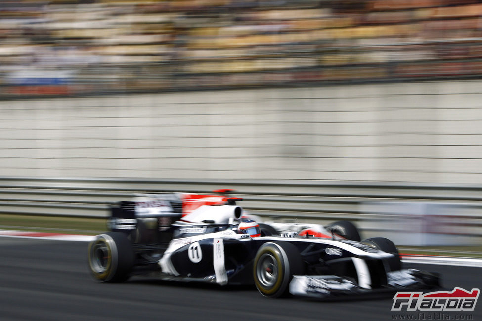 Barrichello adelantando a un Hispania