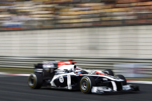 Barrichello adelantando a un Hispania