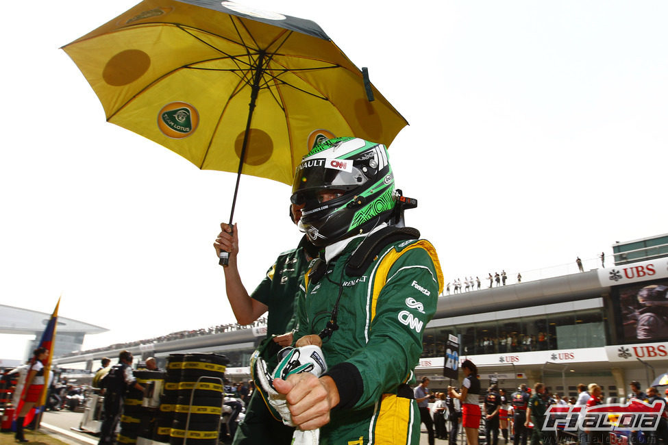 Kovalainen bajo el sol de Shangai