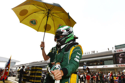 Kovalainen bajo el sol de Shangai